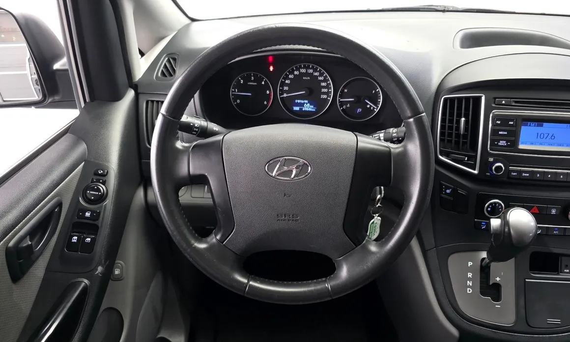 Hyundai Starex