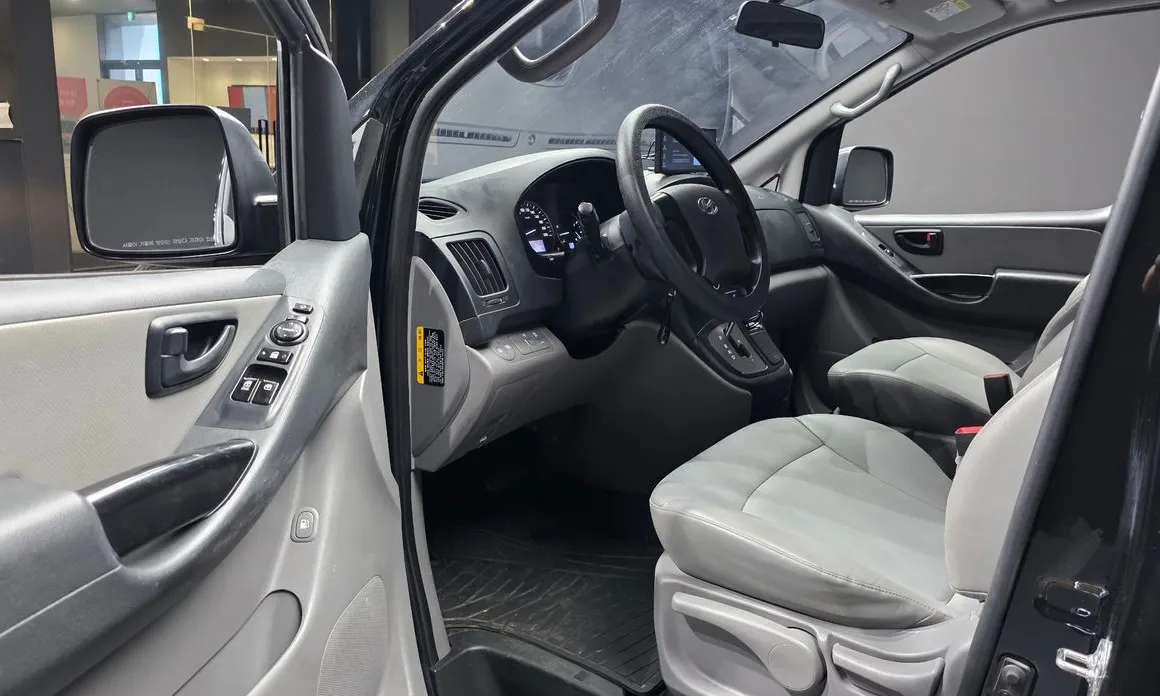 Hyundai Starex