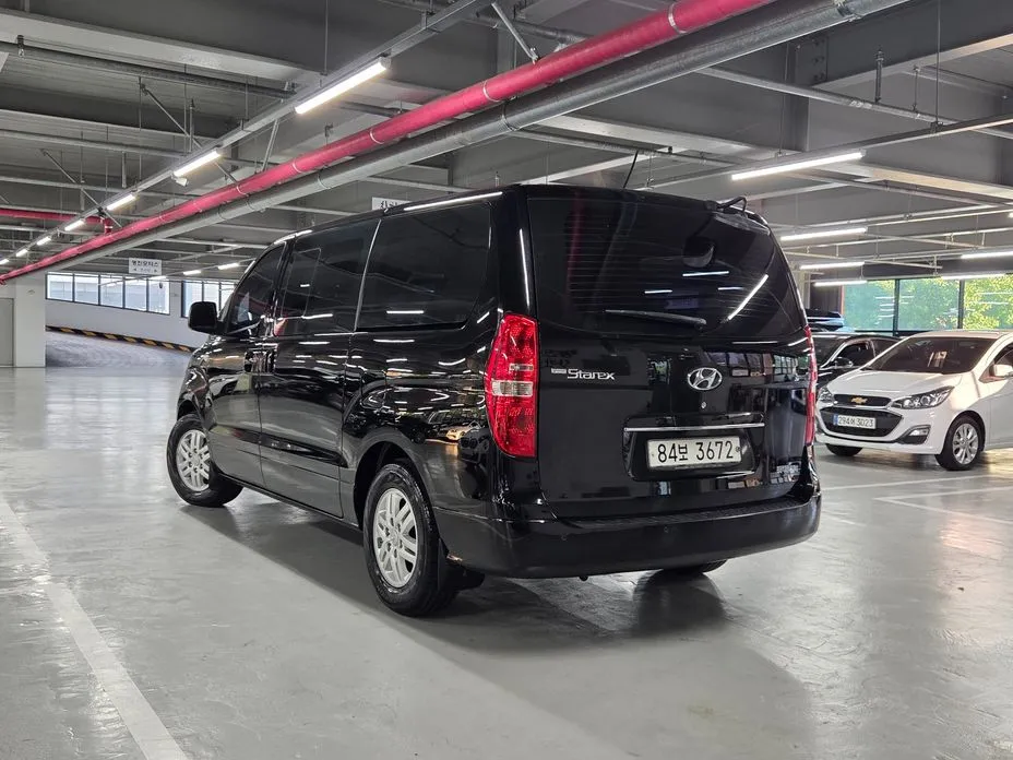 Hyundai Starex