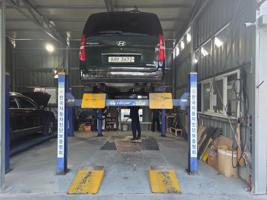 Hyundai Starex