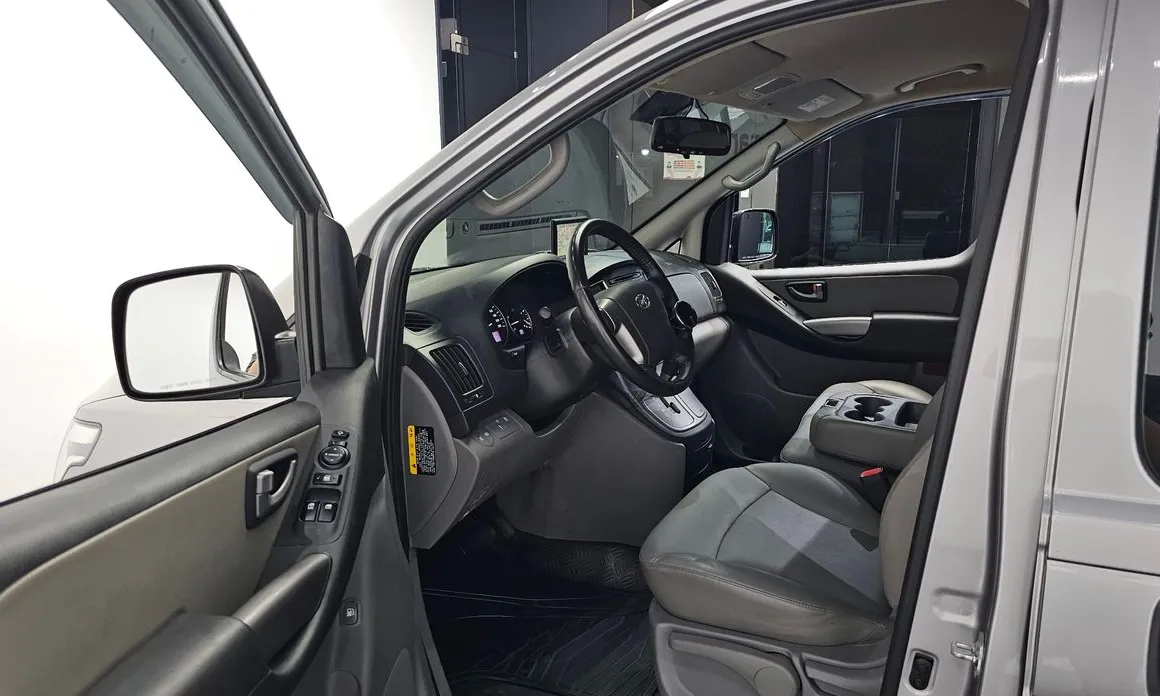 Hyundai Starex