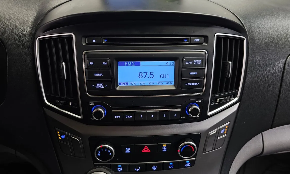 Hyundai Starex