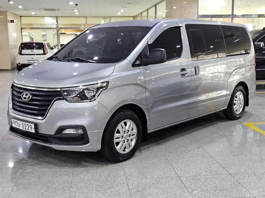 Hyundai Starex