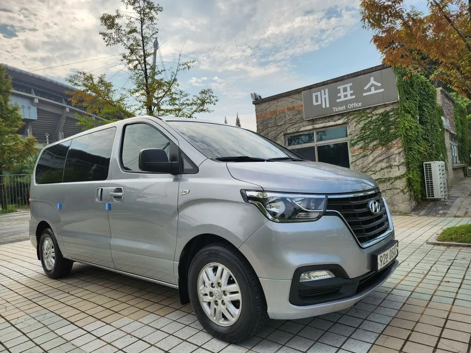 Hyundai Starex