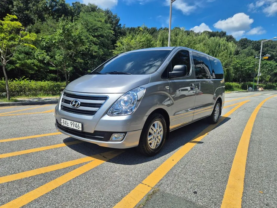 Hyundai Starex
