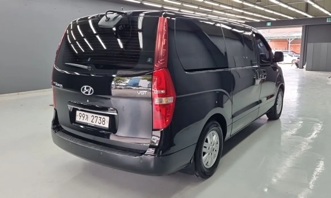Hyundai Starex