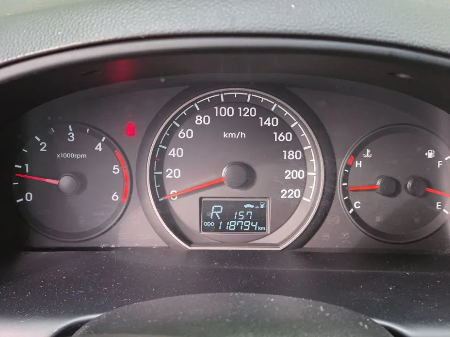 Hyundai Starex