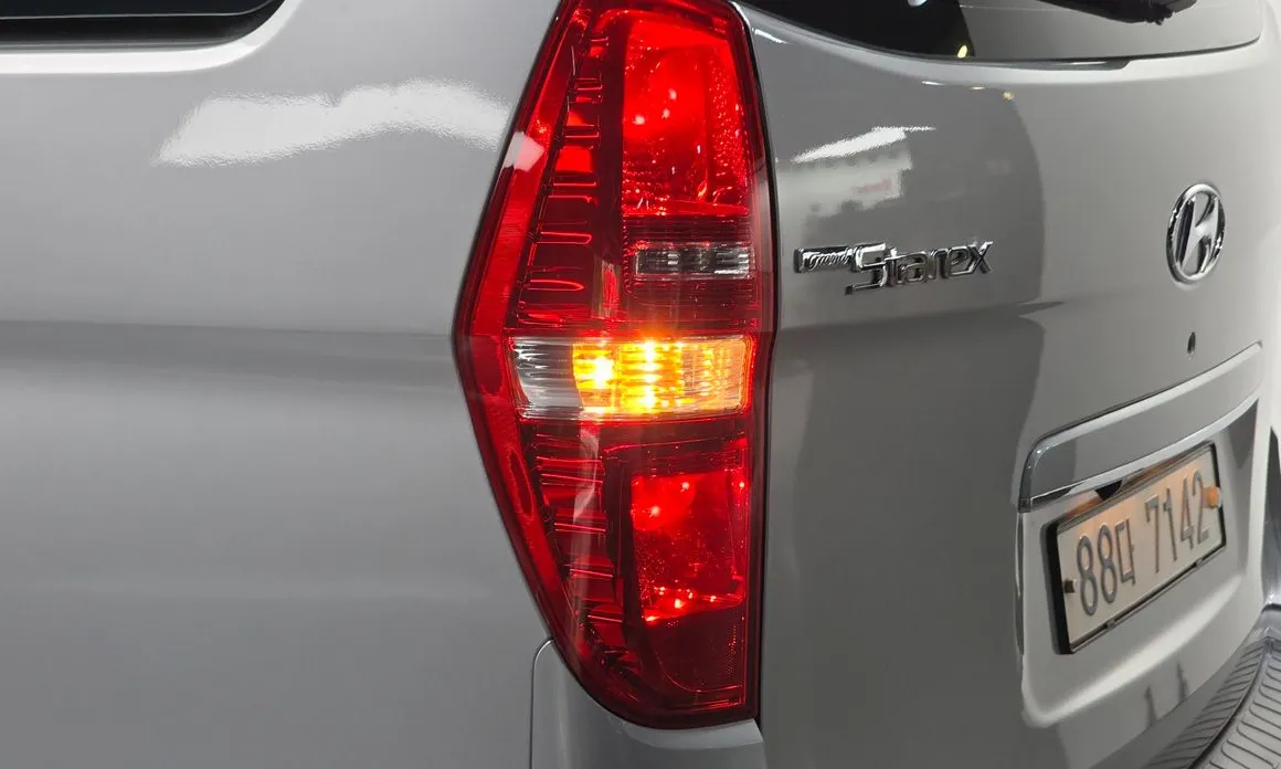 Hyundai Starex
