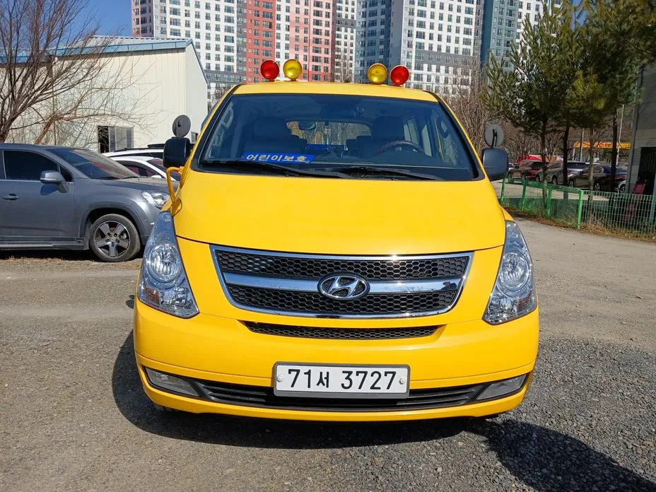 Hyundai Starex