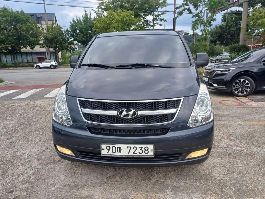 Hyundai Starex