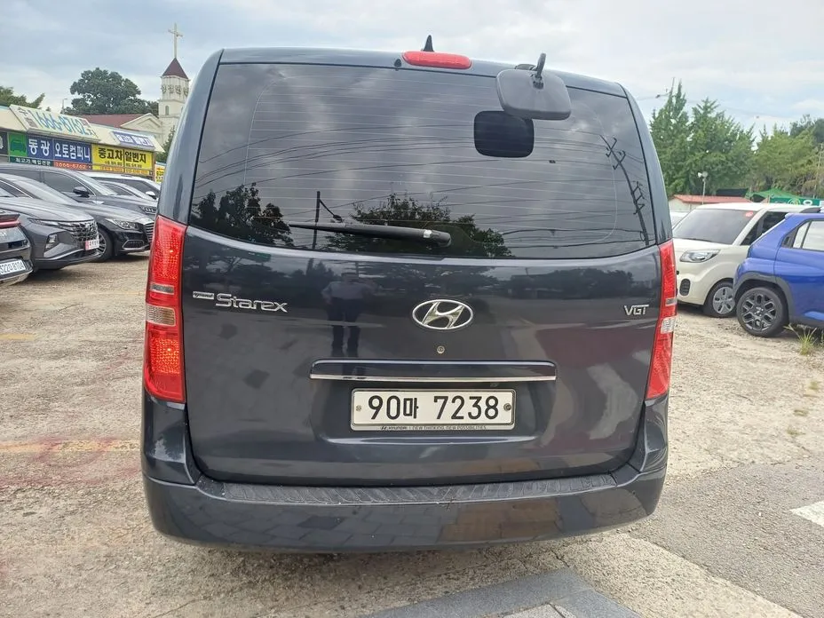 Hyundai Starex