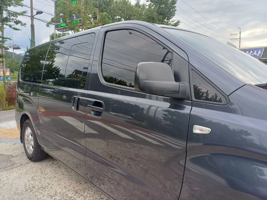 Hyundai Starex