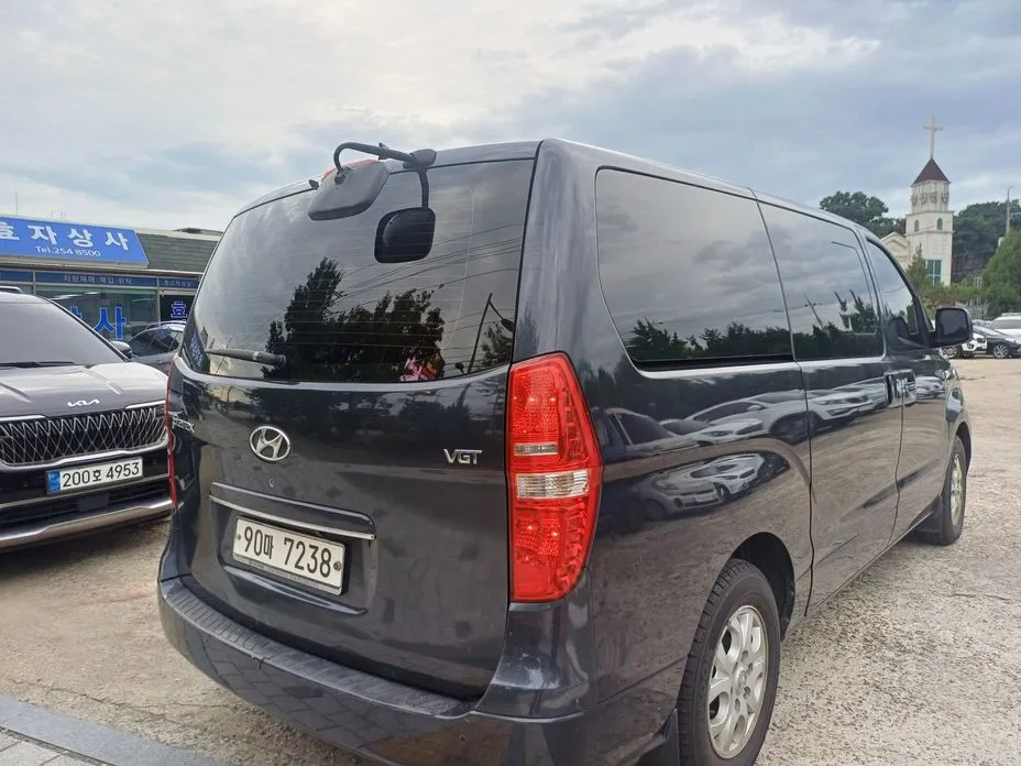 Hyundai Starex
