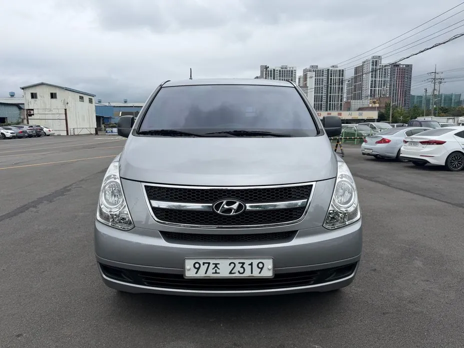 Hyundai Starex
