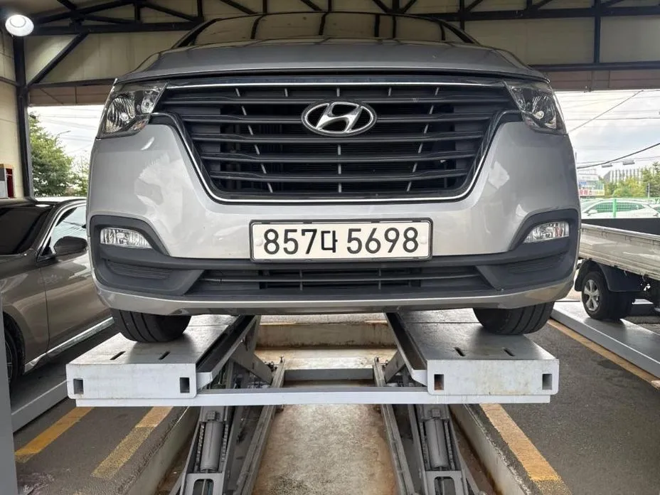 Hyundai Starex
