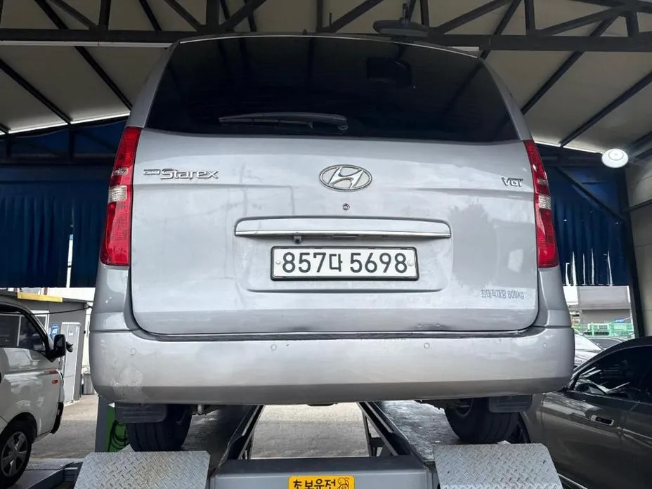 Hyundai Starex