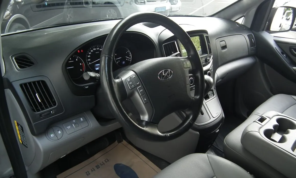Hyundai Starex