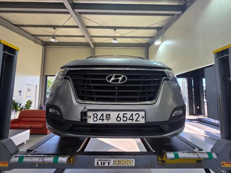 Hyundai Starex
