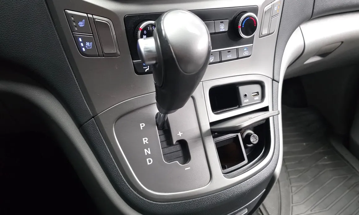 Hyundai Starex
