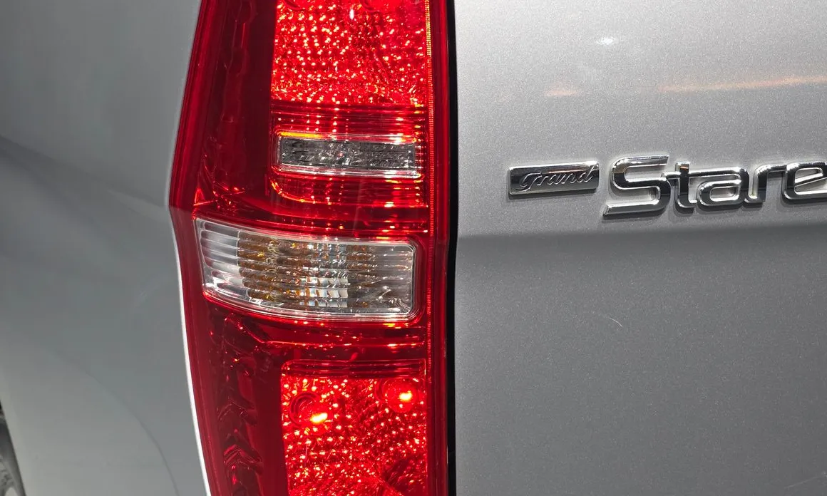 Hyundai Starex