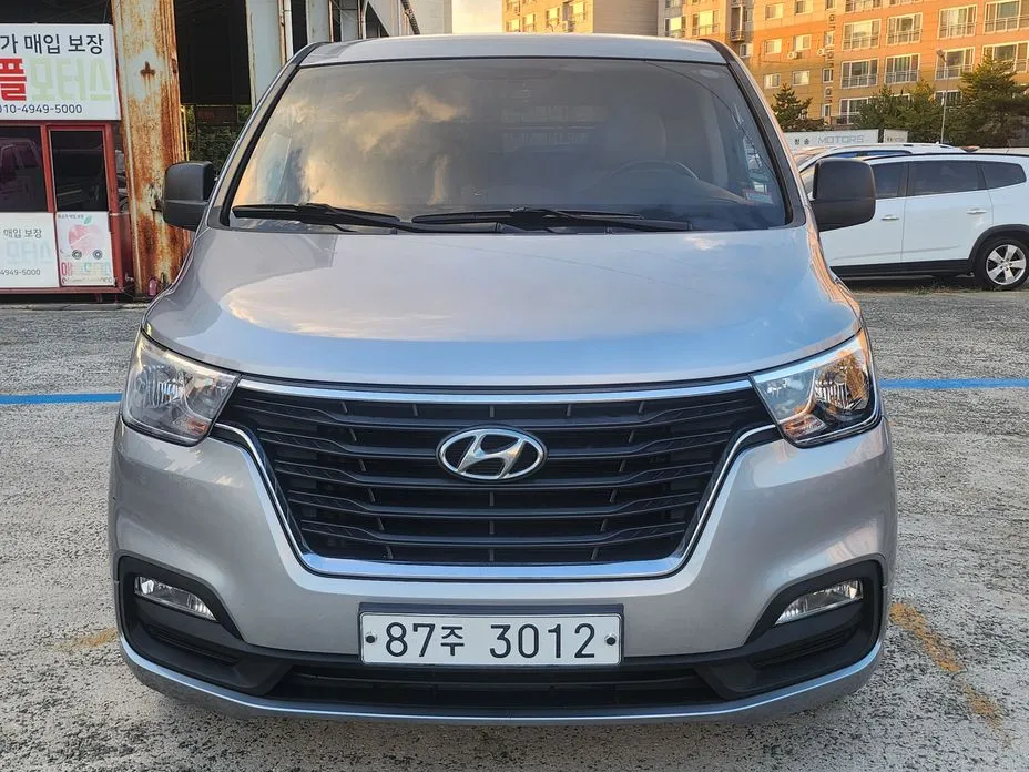 Hyundai Starex