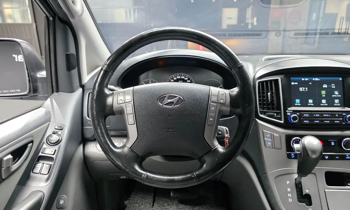 Hyundai Starex