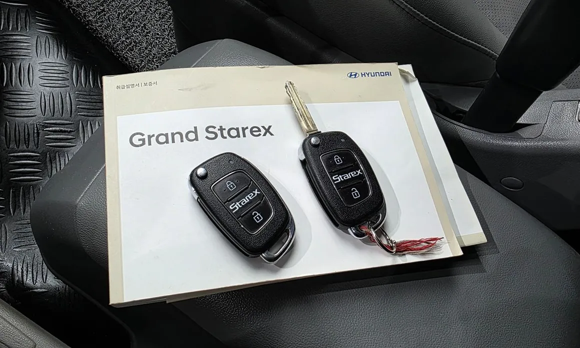 Hyundai Starex