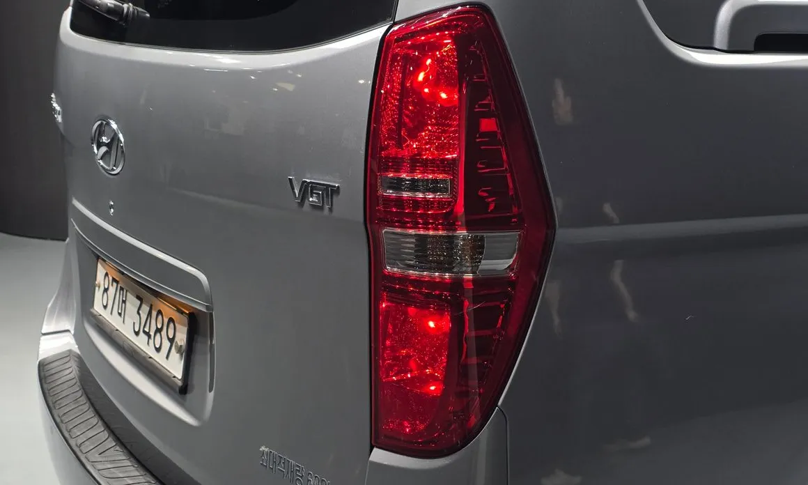 Hyundai Starex
