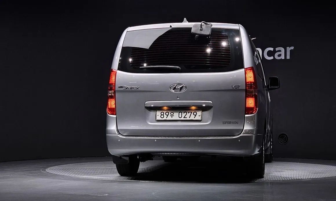 Hyundai Starex
