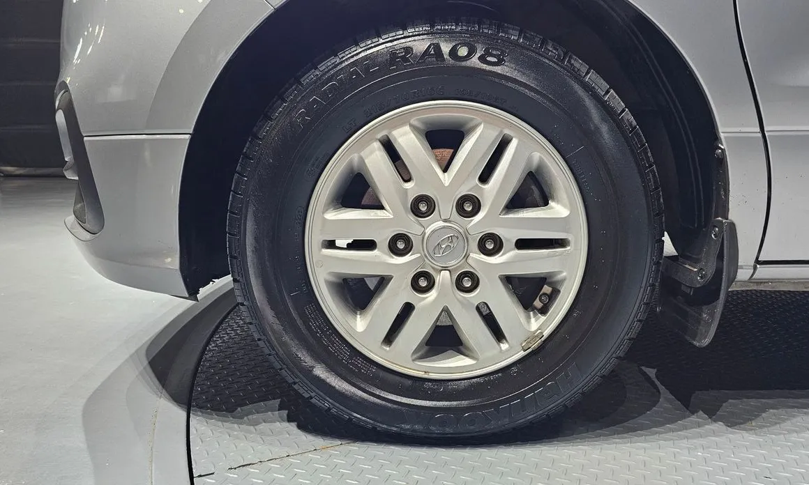Hyundai Starex