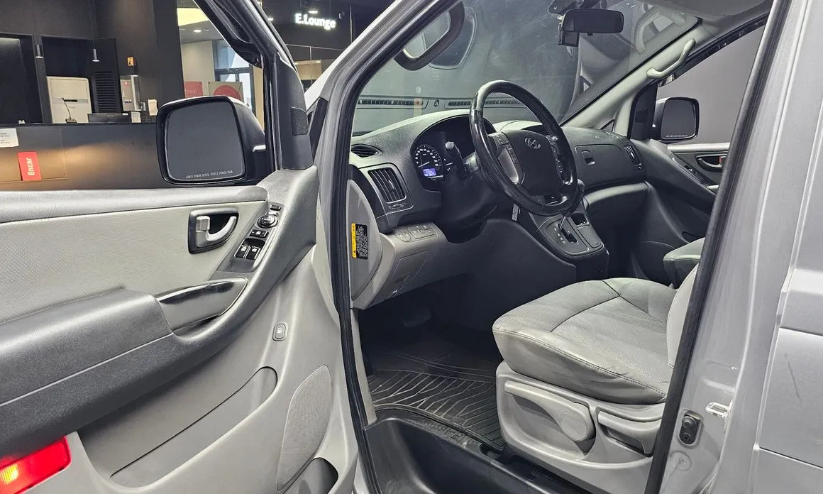 Hyundai Starex