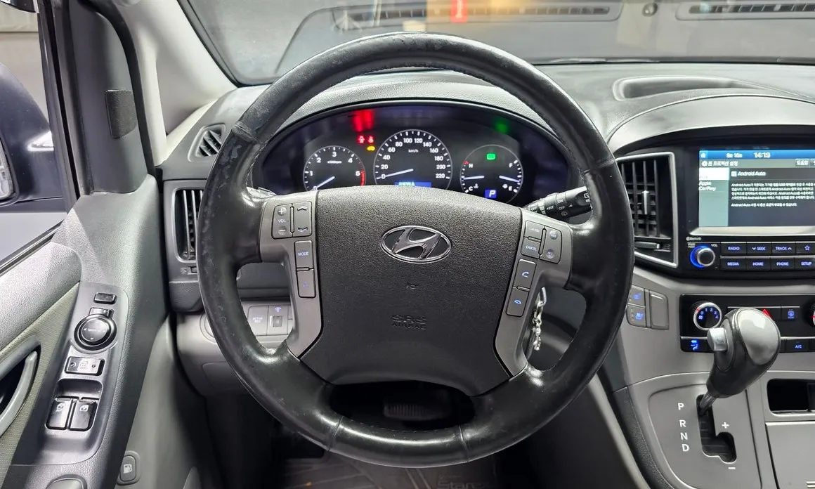 Hyundai Starex