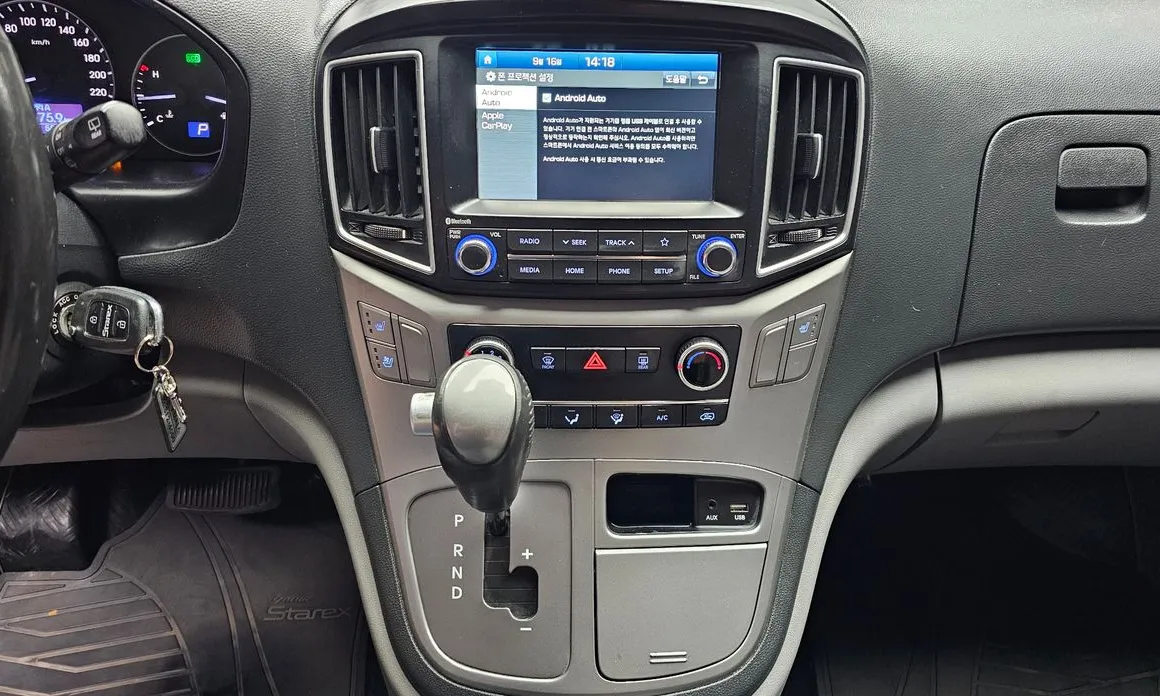 Hyundai Starex