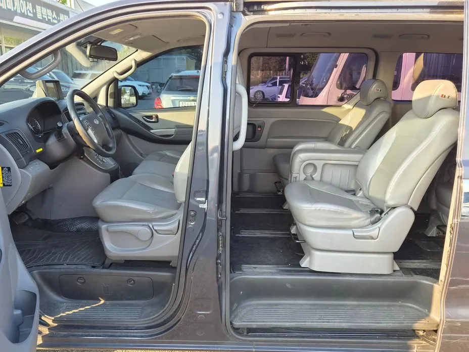 Hyundai Starex
