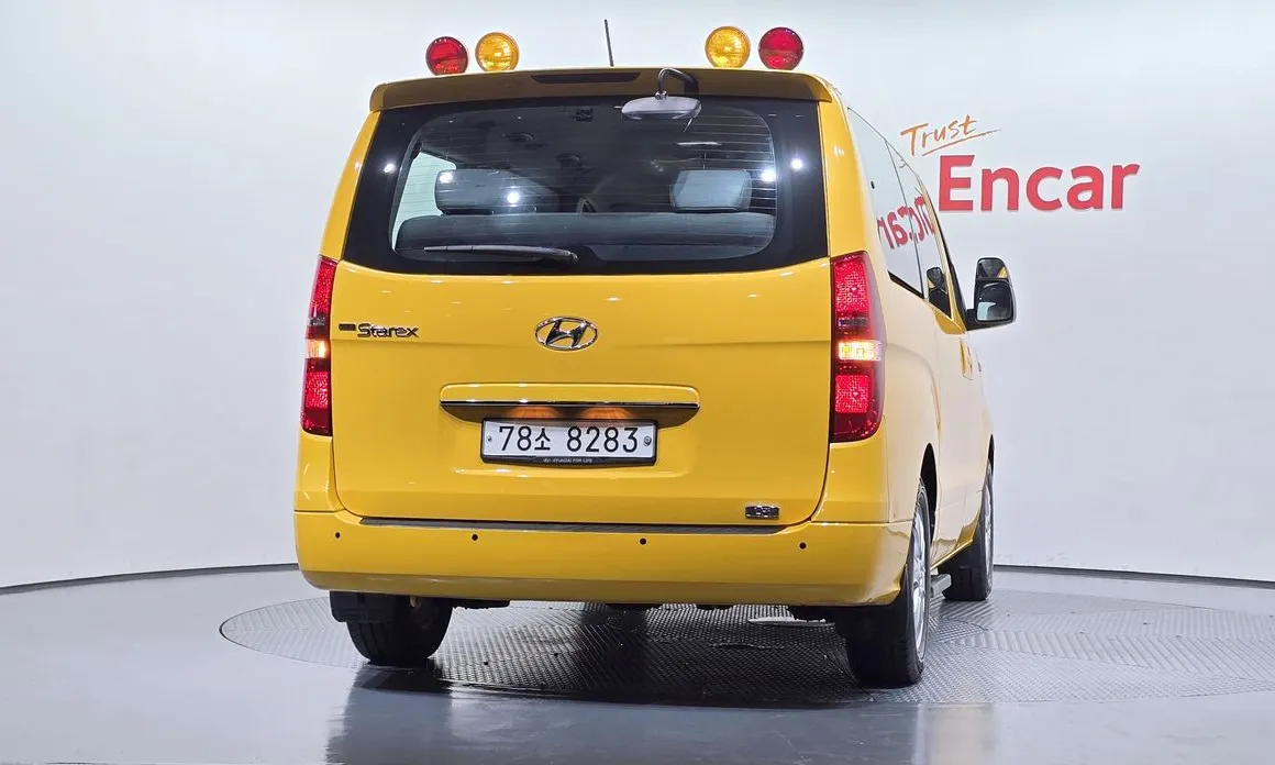 Hyundai Starex
