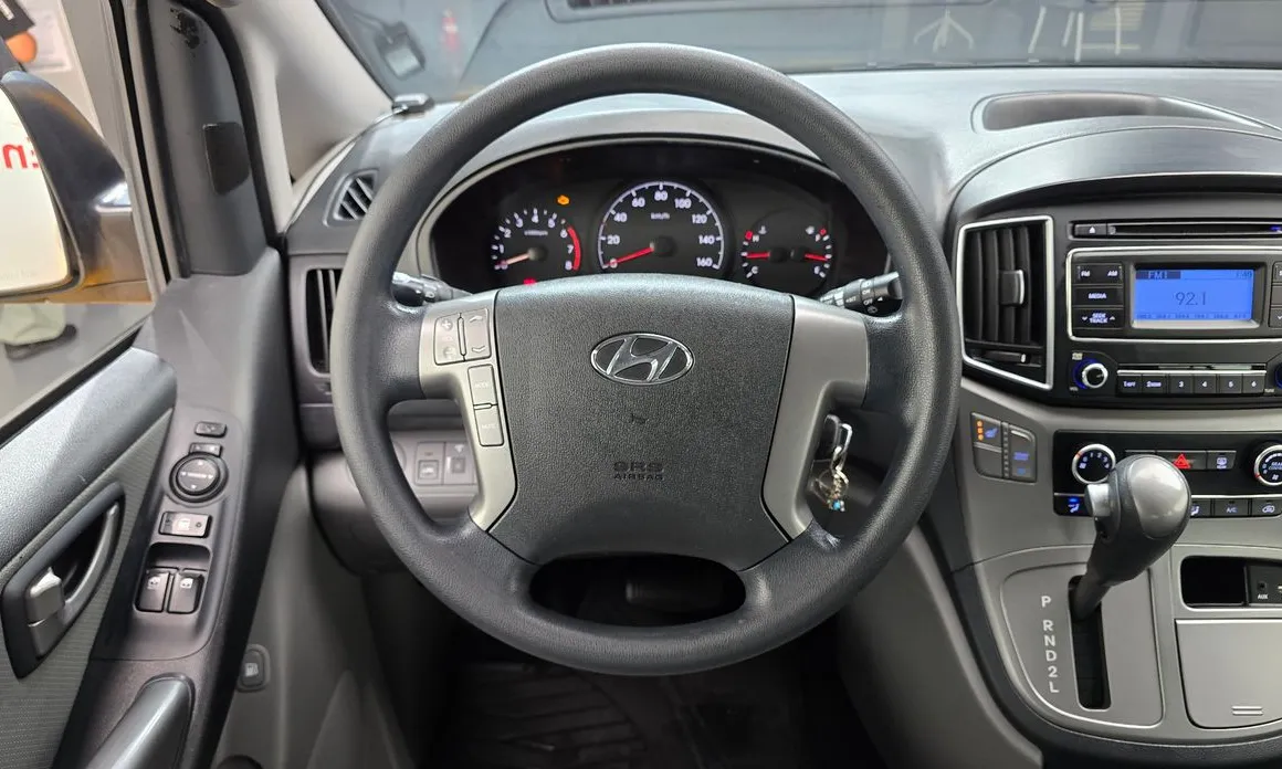 Hyundai Starex