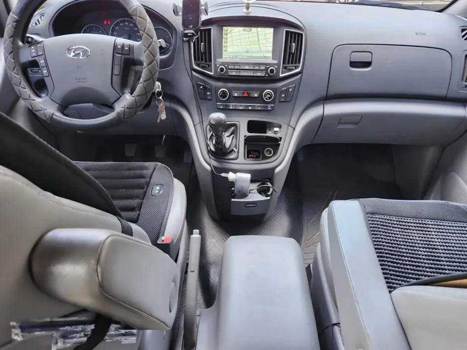 Hyundai Starex