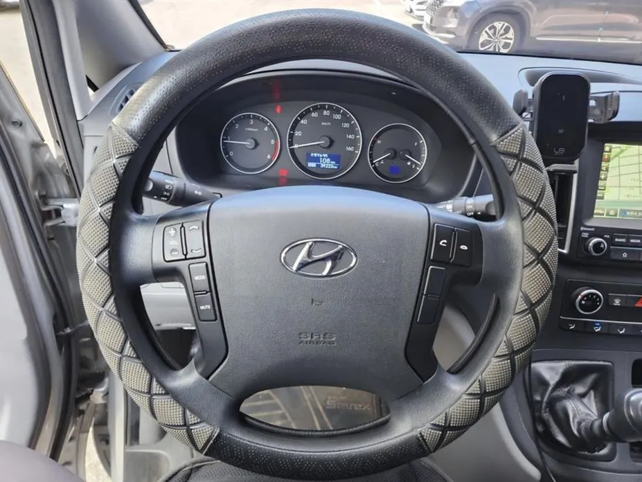 Hyundai Starex