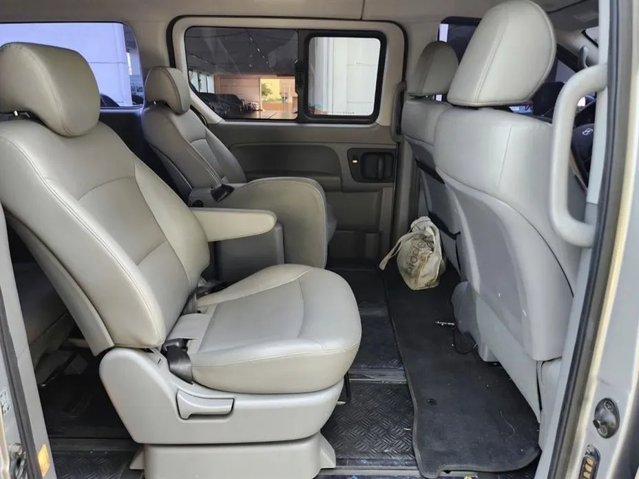 Hyundai Starex
