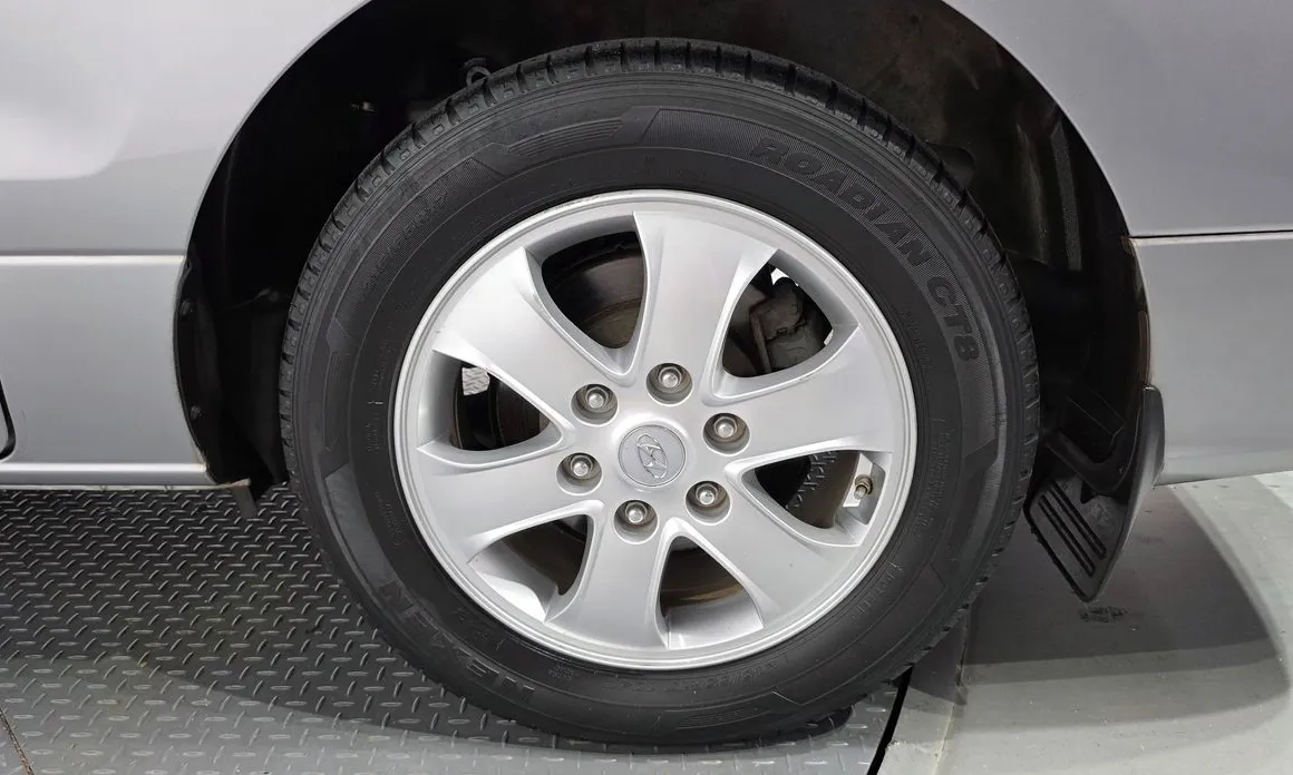 Hyundai Starex