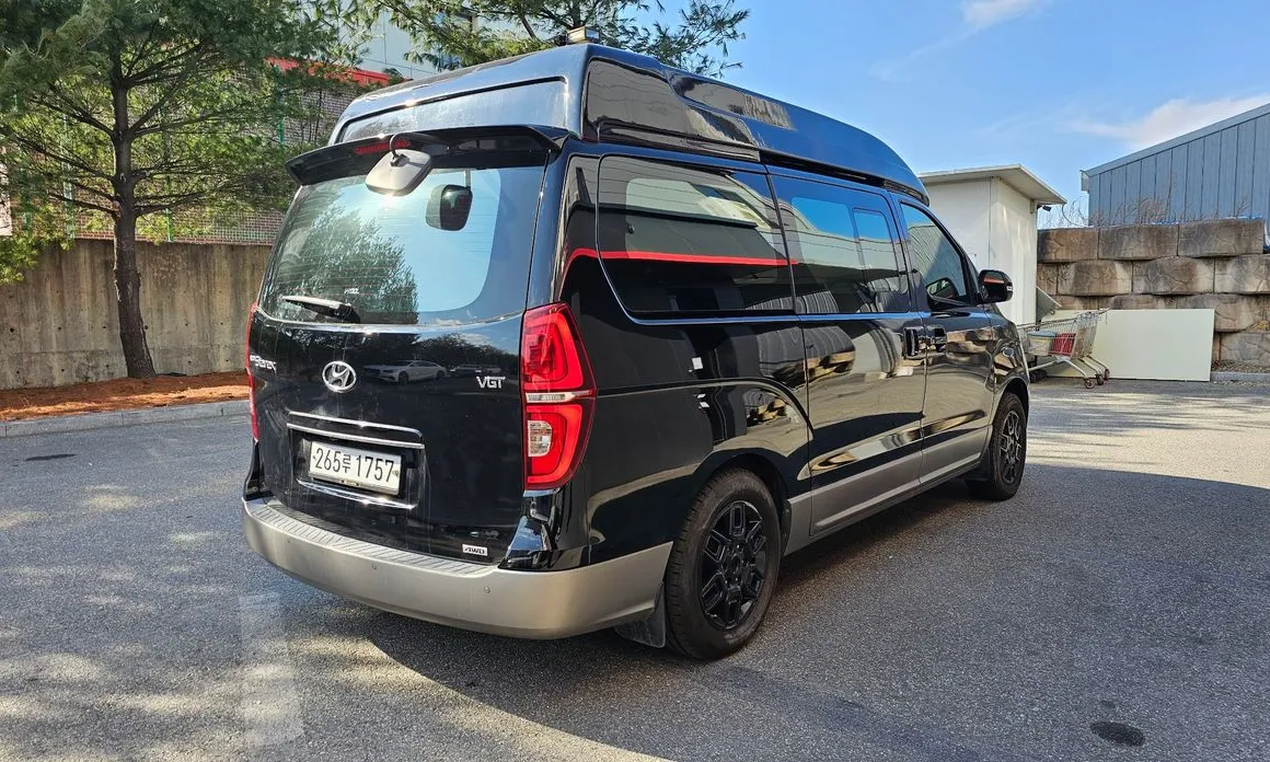 Hyundai Starex