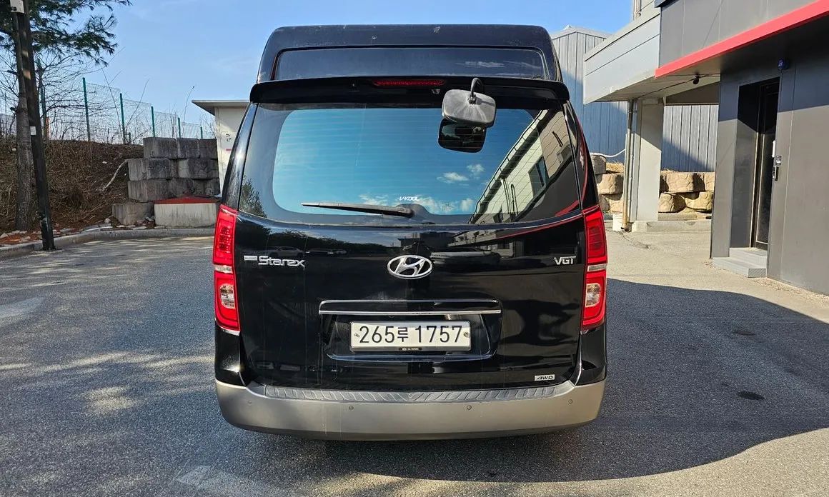 Hyundai Starex