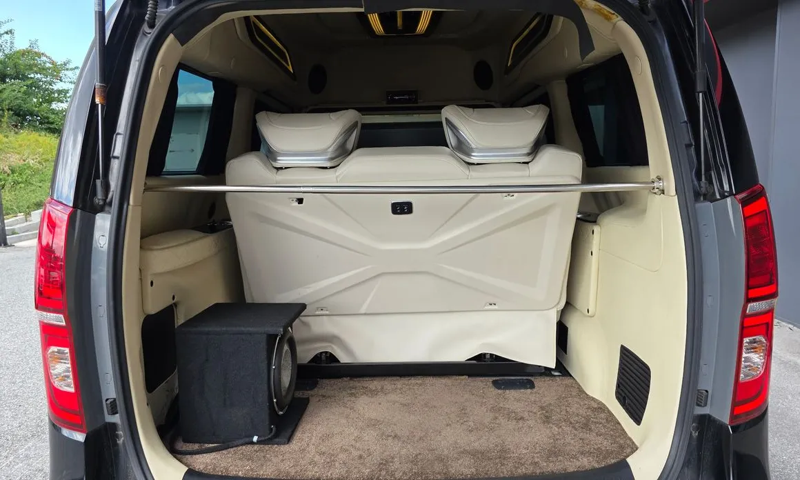 Hyundai Starex