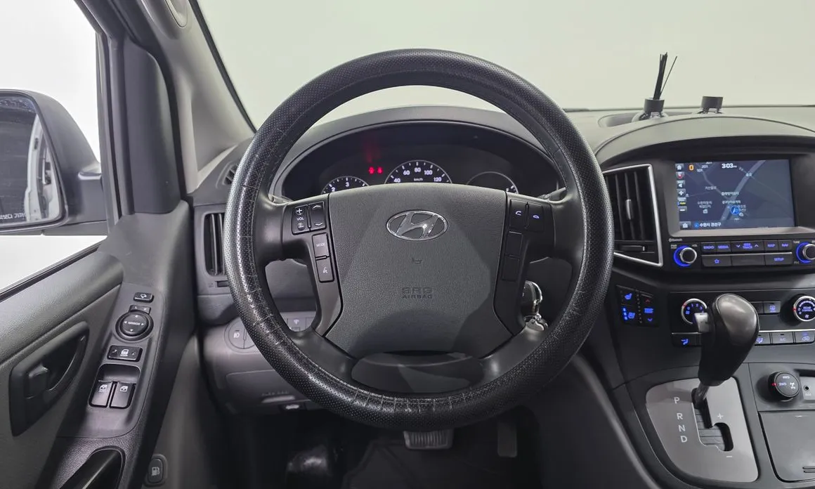 Hyundai Starex