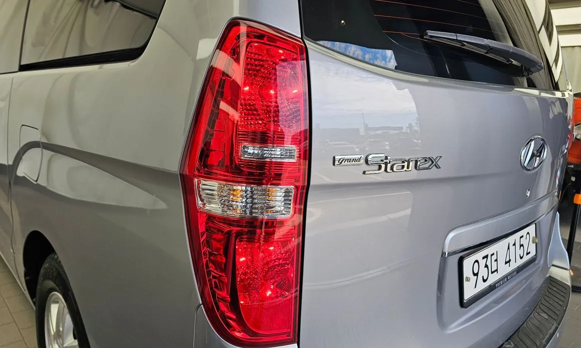 Hyundai Starex