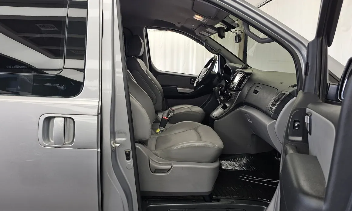 Hyundai Starex