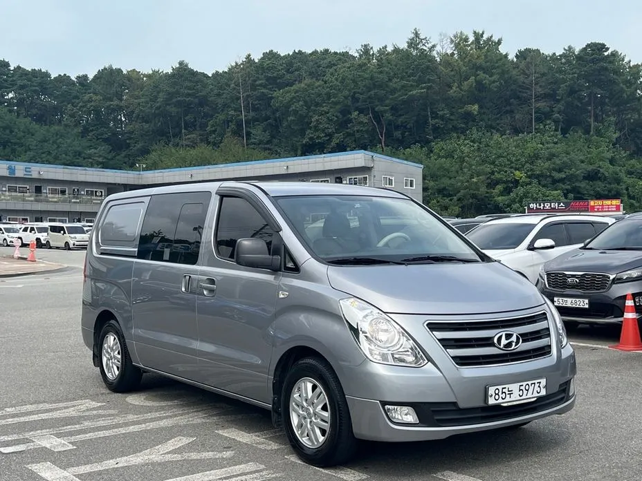Hyundai Starex