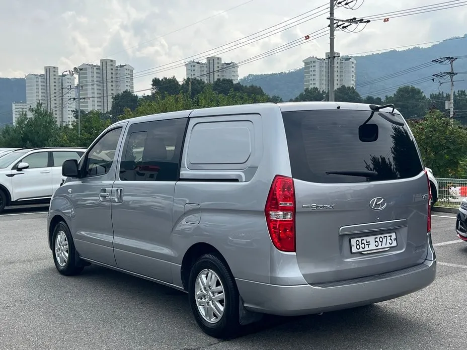 Hyundai Starex