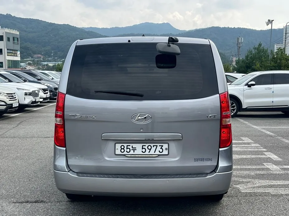 Hyundai Starex