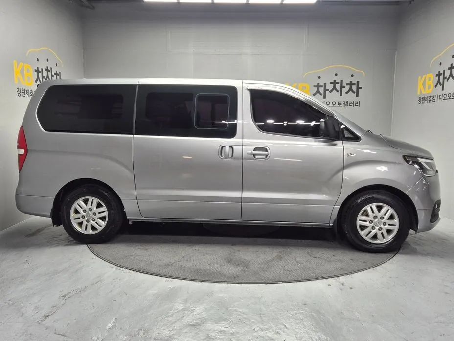 Hyundai Starex